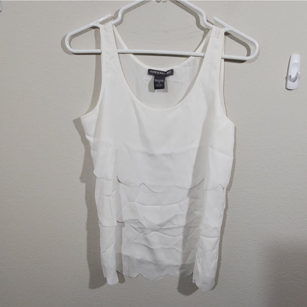 White scalloped ruffle tank top‎ XS